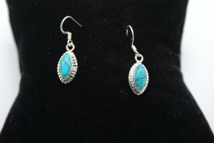 Petite boucle d'oreille turquoise en argent