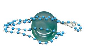 collier ARGENT et petites pierres turquoise